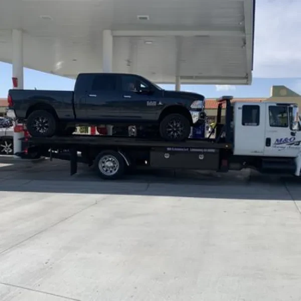 M & O Towing Services - photo 2