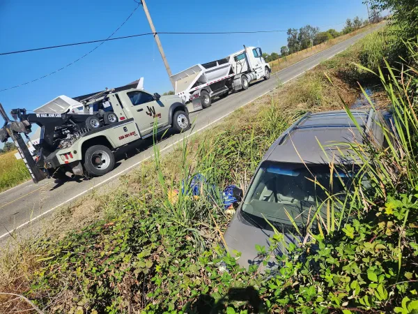 JW TOWING LLC - photo 4