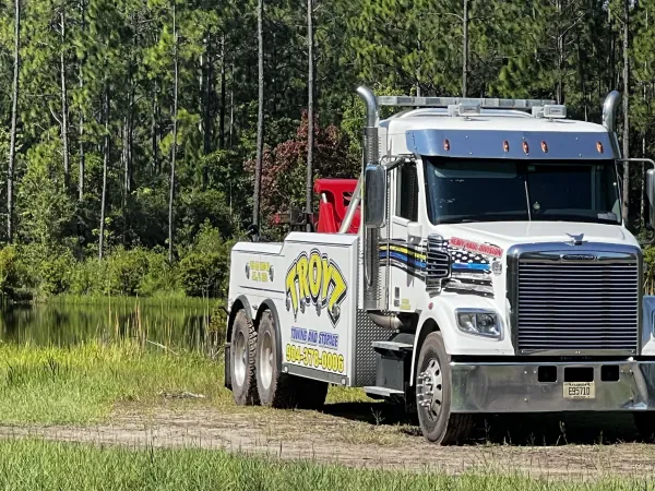 Troyz Towing & Storage - photo 3