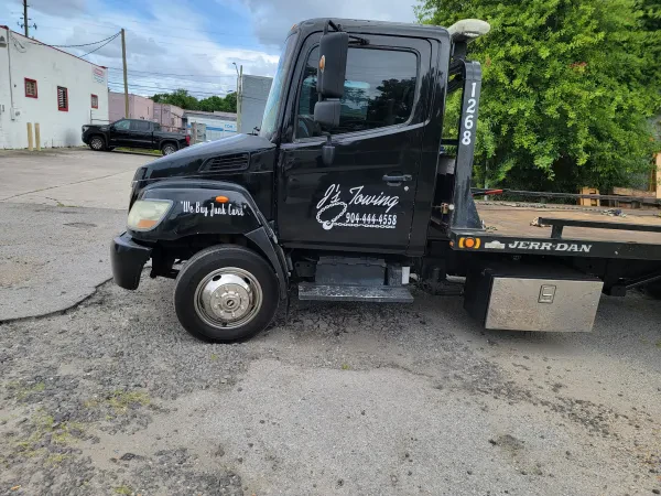 J's Towing & Storage LLC WE BUY JUNK CARS - photo 2