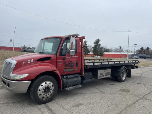 UNIVERSITY AUTO TOWING AND RECOVERY - photo 3