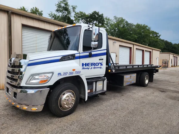 Hero's Towing and Recovery - photo 2
