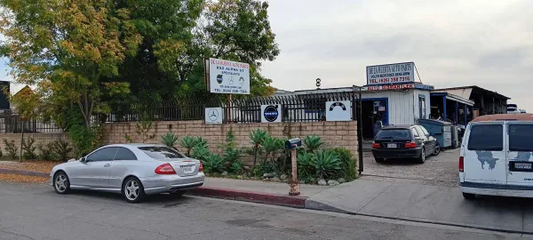 De La Huerta Auto Parts - photo 2
