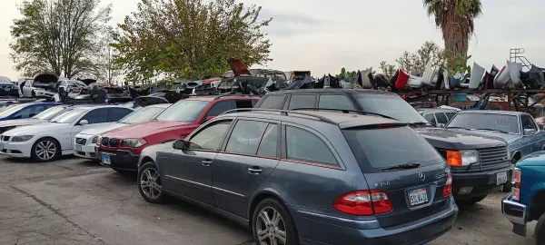 De La Huerta Auto Parts - photo 3