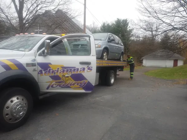 ADRIANNAS TOWING - photo 2
