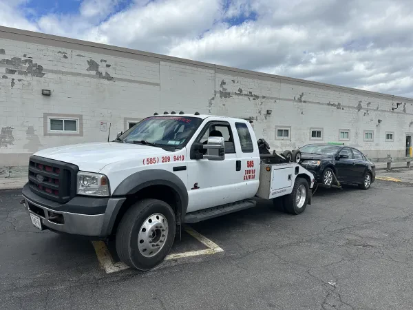 5 8 5 Towing Service Inc. - photo 2
