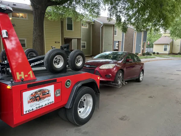 Hall'N Towing and Recovery - photo 4