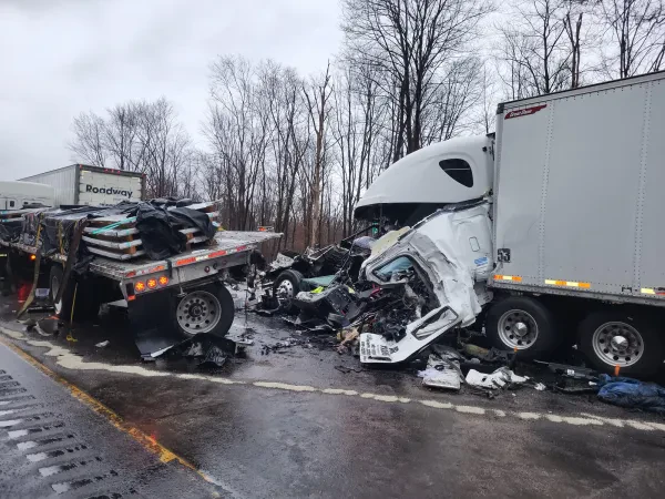 S & R Repairs Towing & Recovery Inc - photo 3