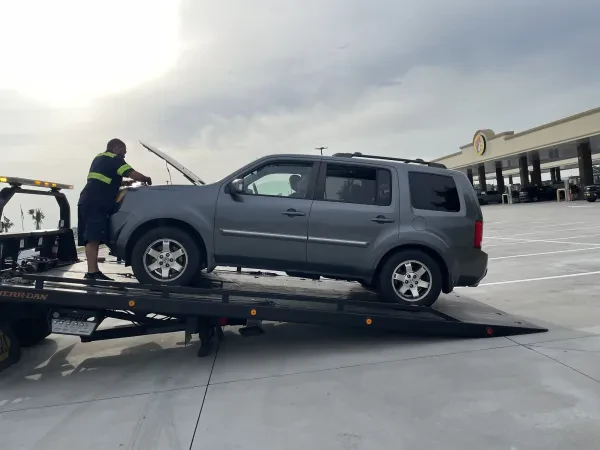 Chris's 24/7 Auto Towing - photo 4