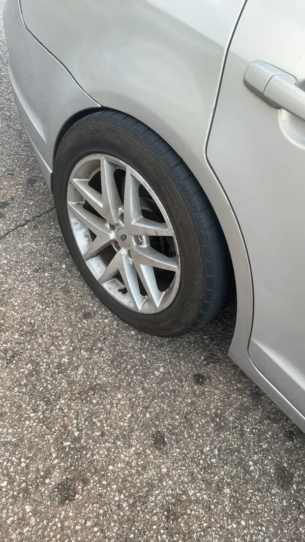 Leons Tire & Towing - photo 3