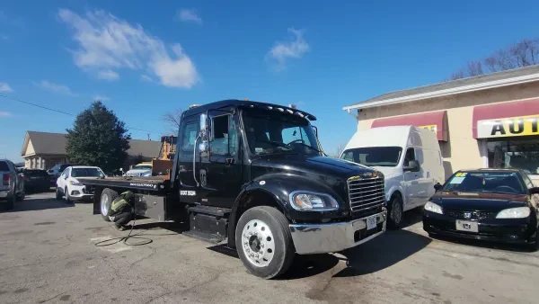PISTON AUTO BODY SHOP & TOWING SERVICE - photo 3