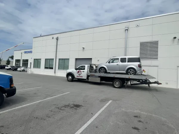 615 Towing LLC (Servicio De Gruas 615) - photo 4