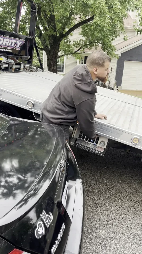 Priority Wrecker Service - photo 3