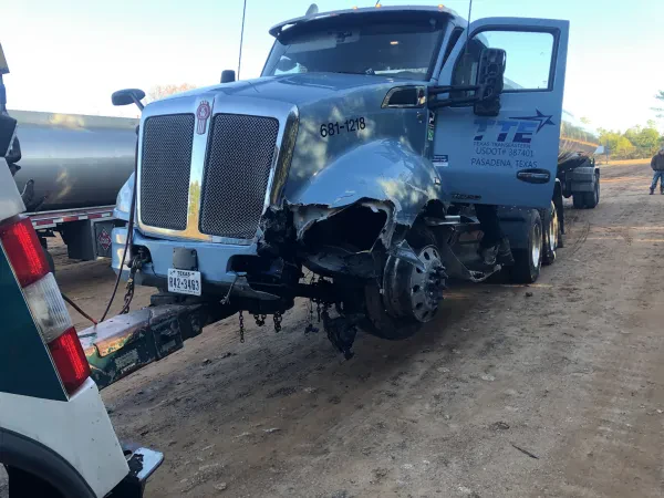 Ashley's Truck Repair & Towing - photo 4
