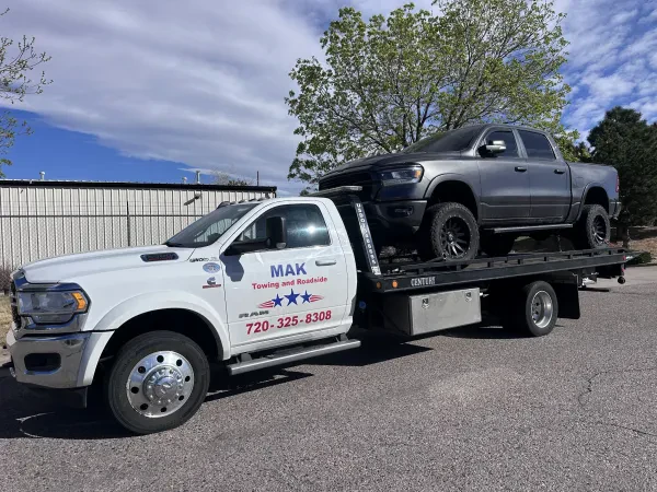 MAK Towing Roadside Service & Tow Truck Aurora - photo 4