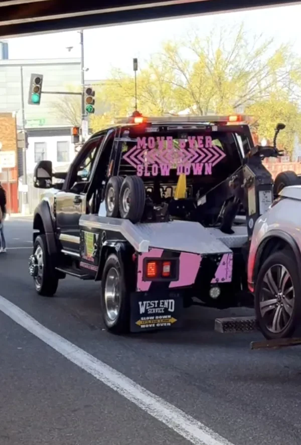 Queen of Towing - photo 3