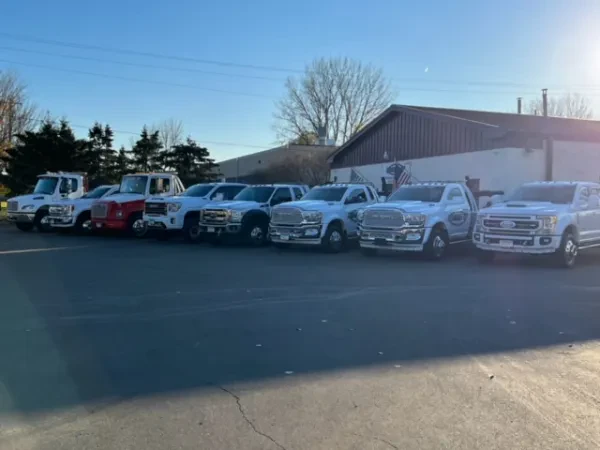 HOOKED UP TOWING & RECOVERY - photo 4