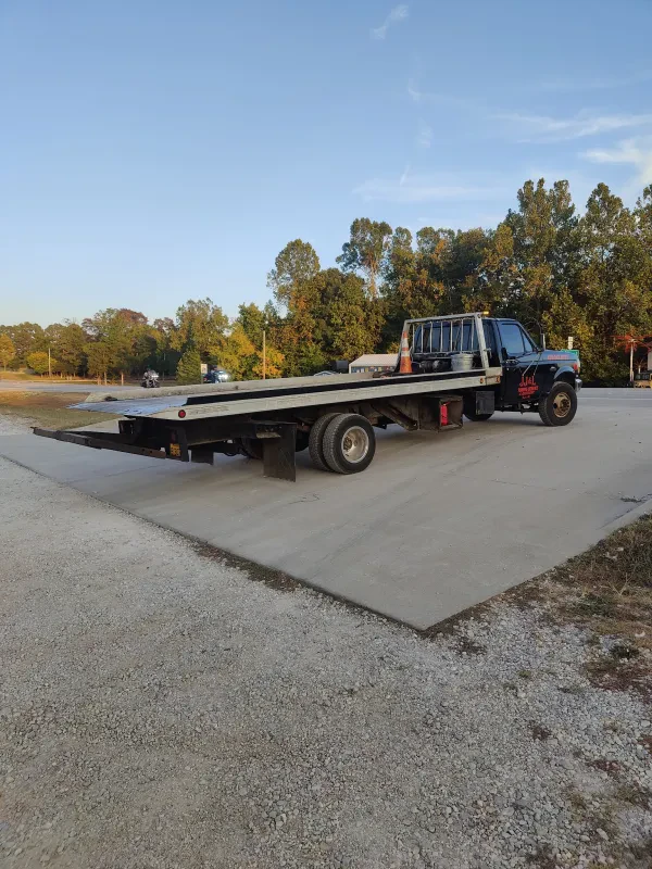 JJ&L Towing Service & Recovery - photo 3
