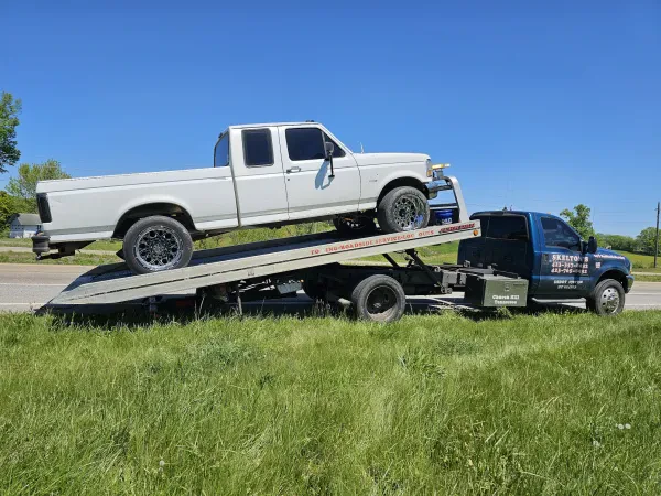 Skelton's Towing & Roadside - photo 4