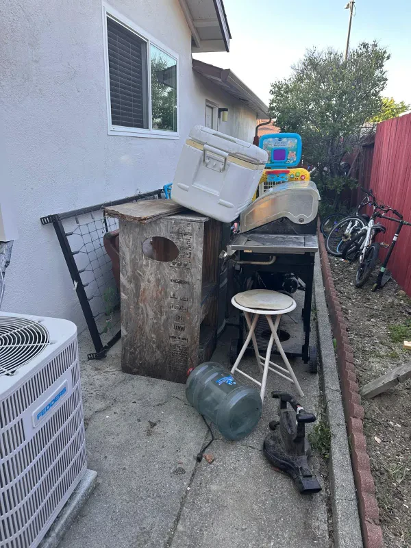 Martinez Junk Removal - photo 4