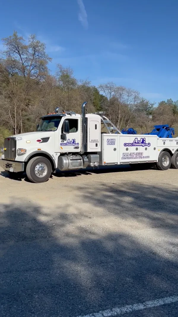 AJs Towing - photo 2