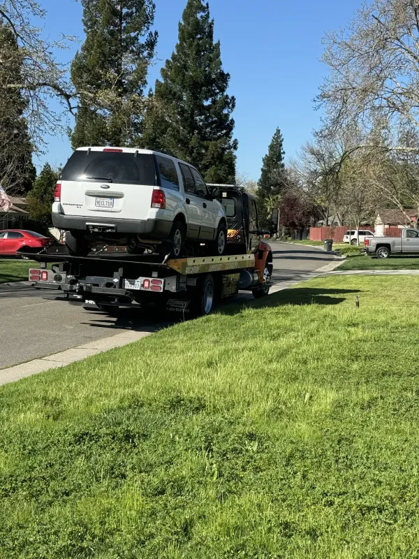 Expedite Towing - photo 3