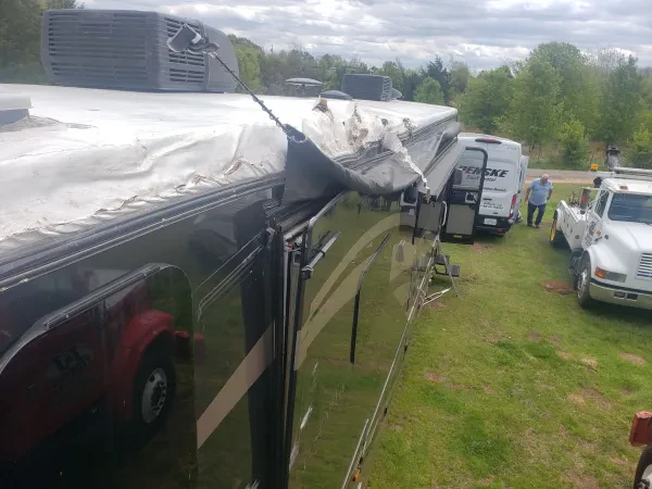 J & J Towing - photo 2