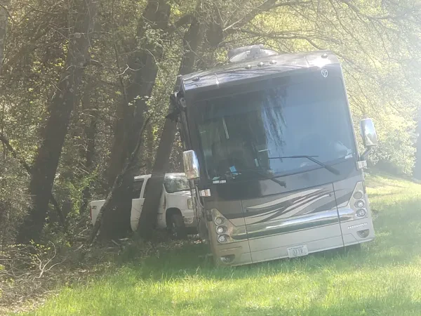 J & J Towing - photo 3