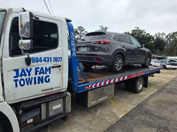 Jay Fam Towing - photo 3