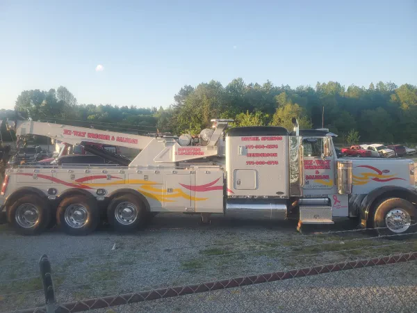 Hi-Way Wrecker Tire & Salvage - photo 2