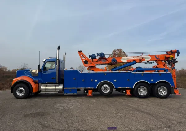 Adamick wrecker llc 18 wheeler wrecker svc - photo 2